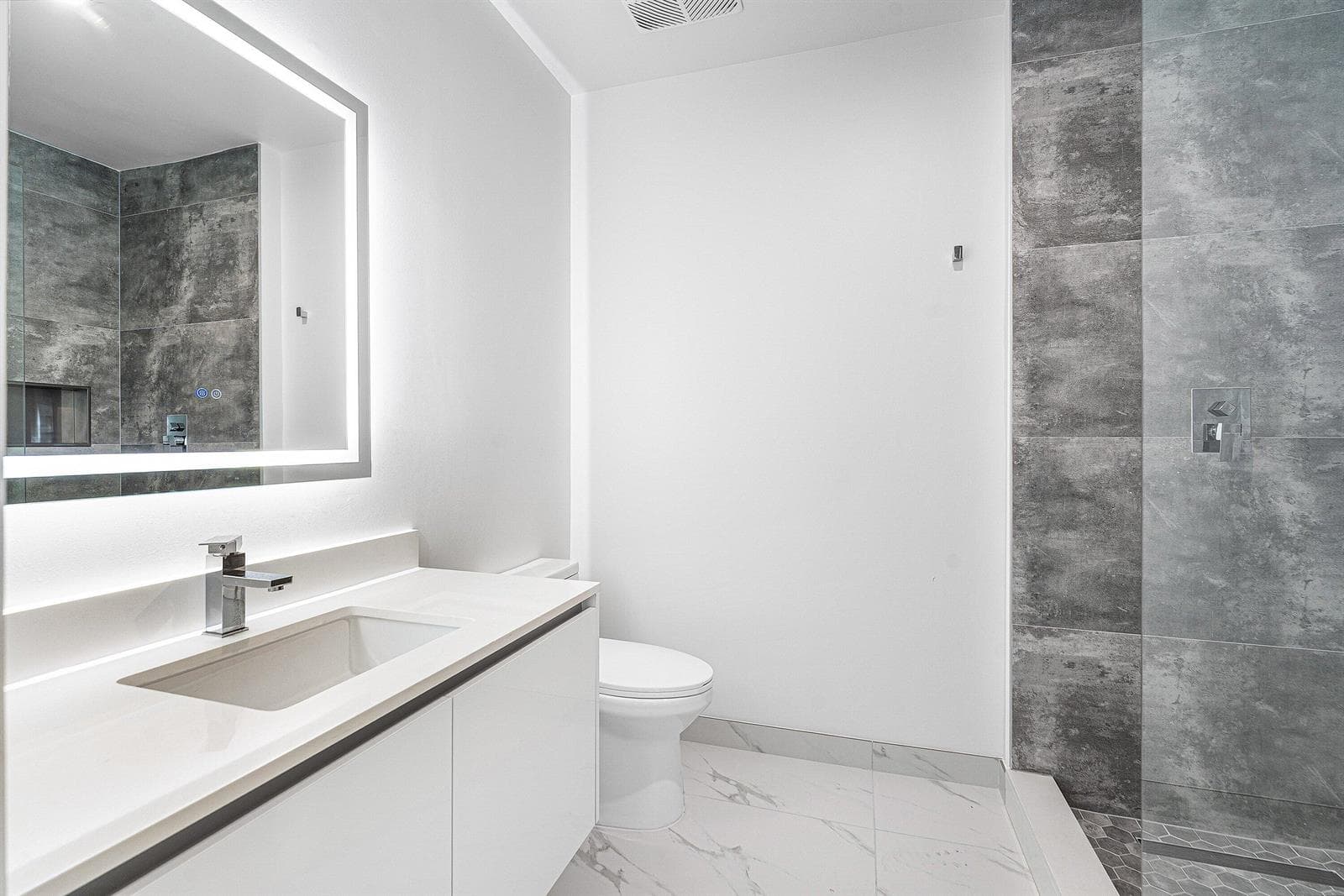 220 Lake Shore Drive 1613 photo 15