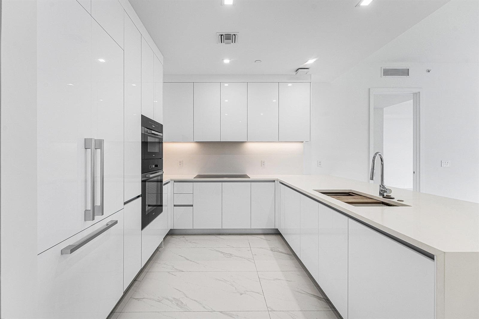 220 Lake Shore Drive 1613 photo 8