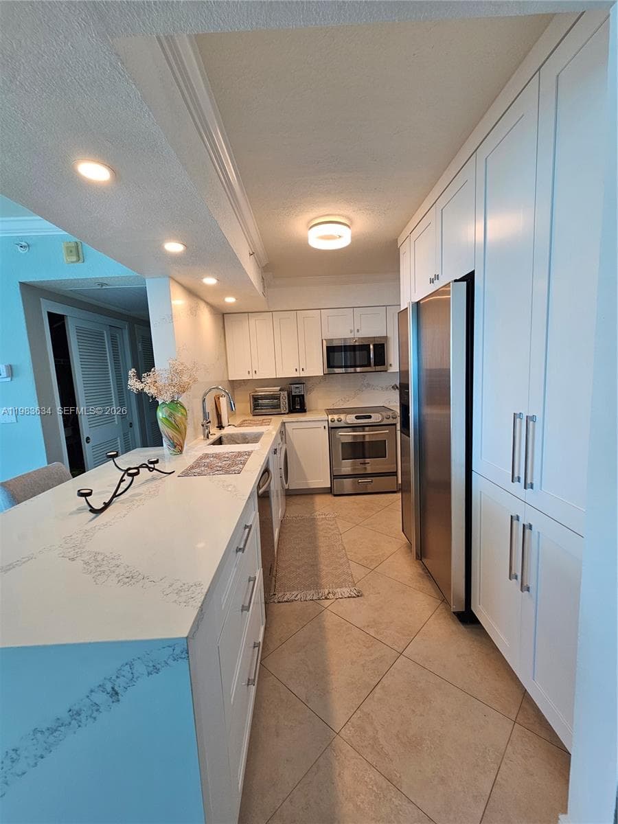 2501 S OCEAN DR 411 photo 18