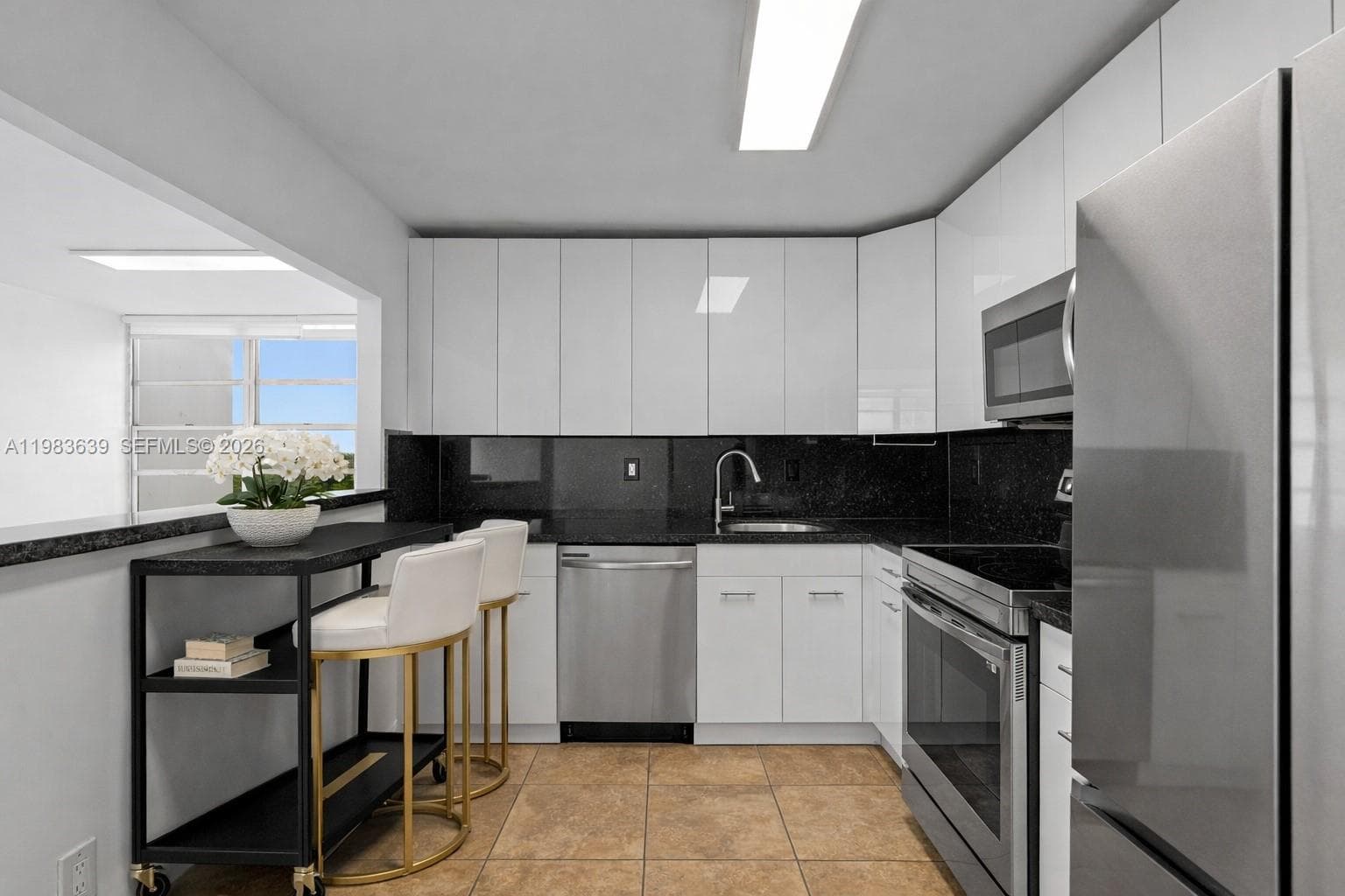 2750 183rd St 1203 photo 4