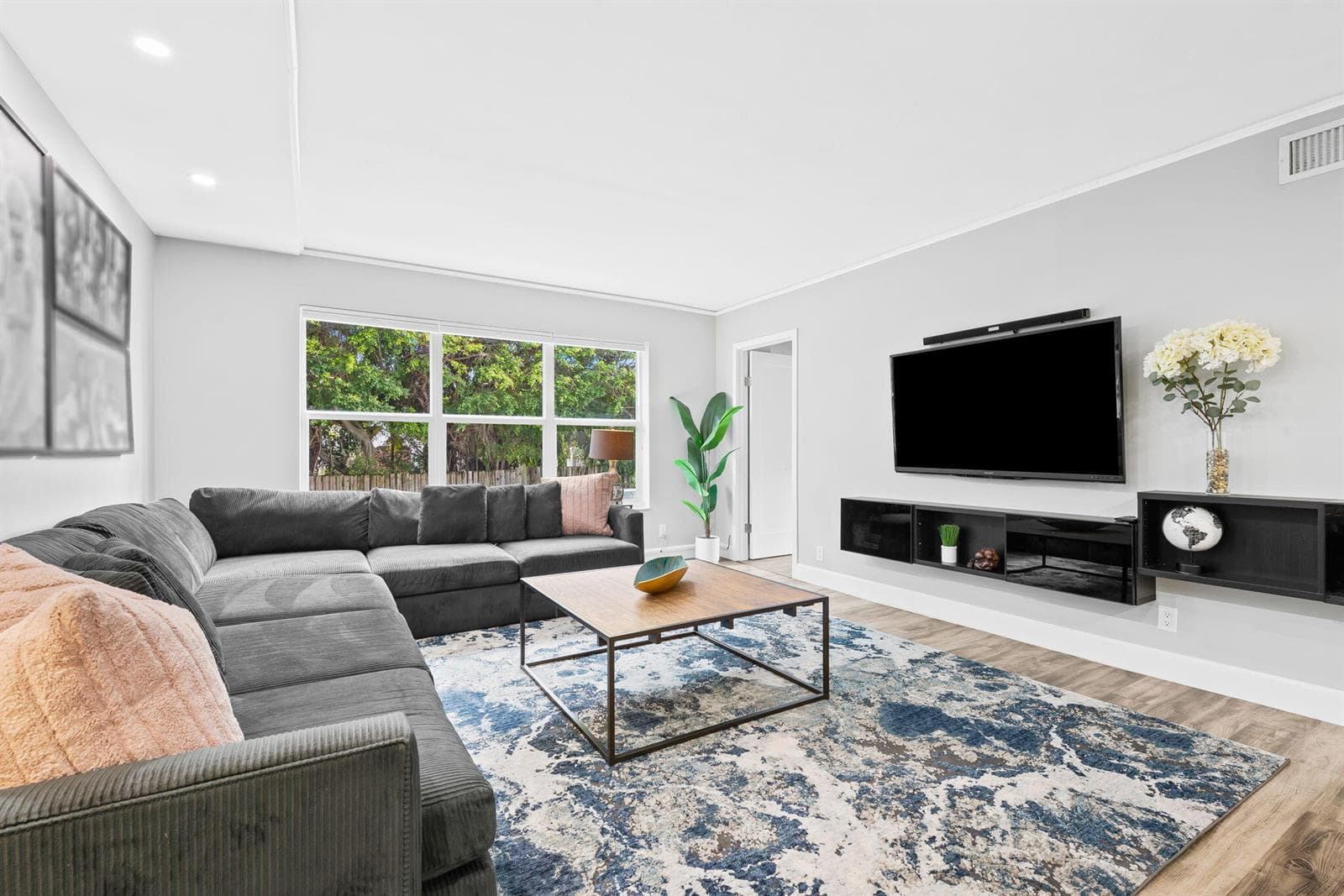 1881 Middle River Drive 206 photo 4