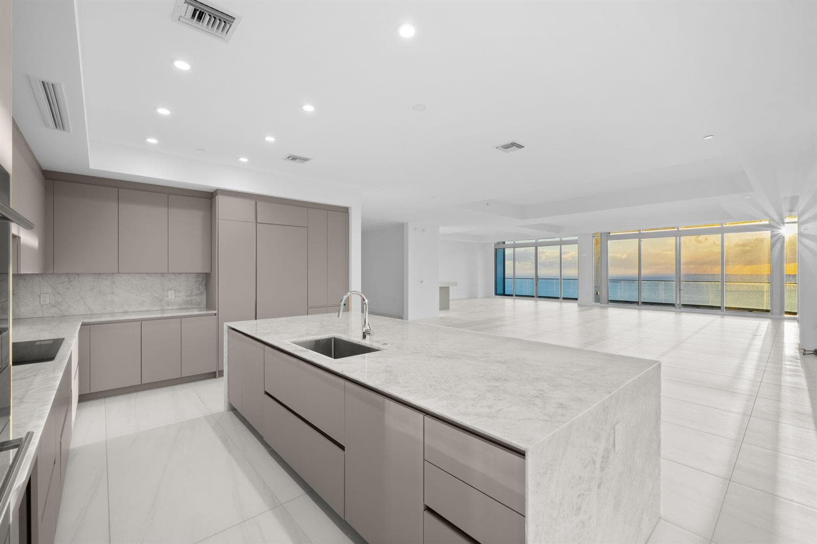 151 N Seabreeze Boulevard Ph2601-e photo 9