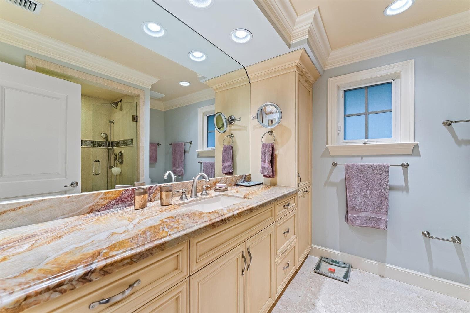 31 N Beach Road photo 13