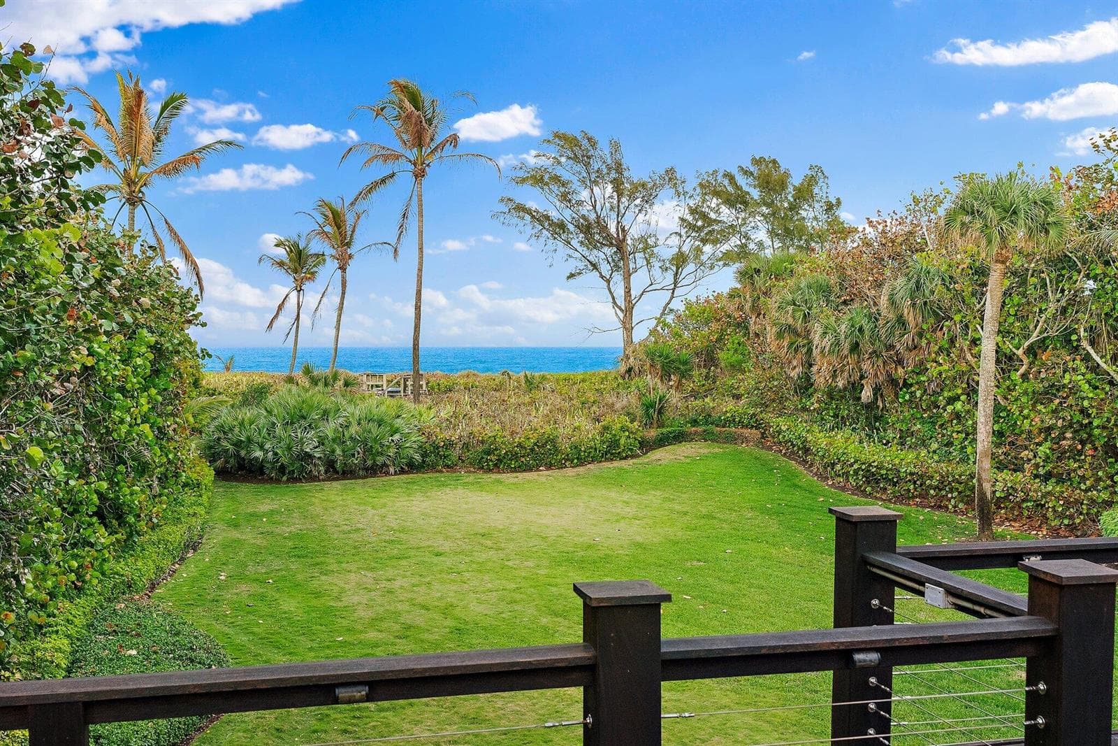 31 N Beach Road photo 1