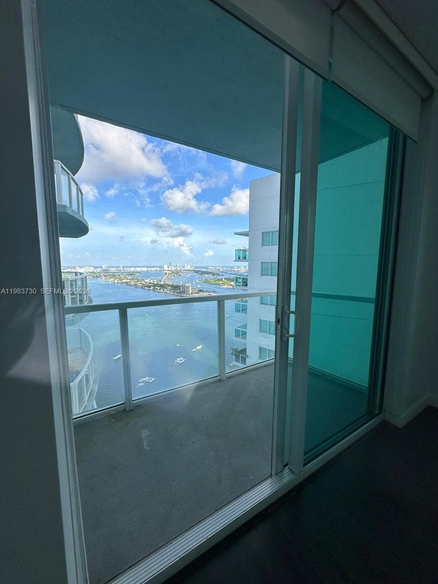 1900 Bayshore Dr 3803 photo 2