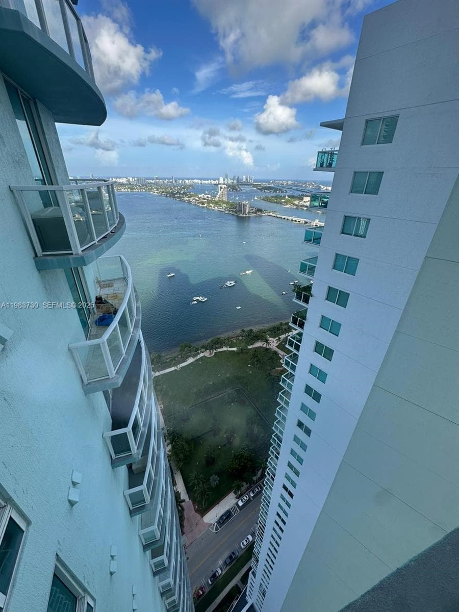 1900 Bayshore Dr 3803 photo 3