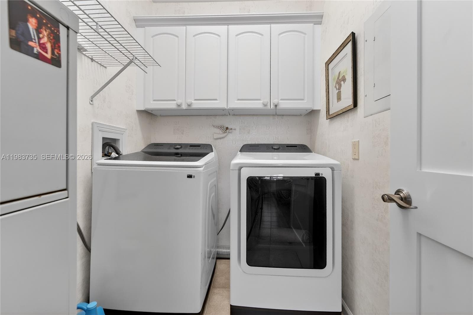 851 Saturn St D photo 19