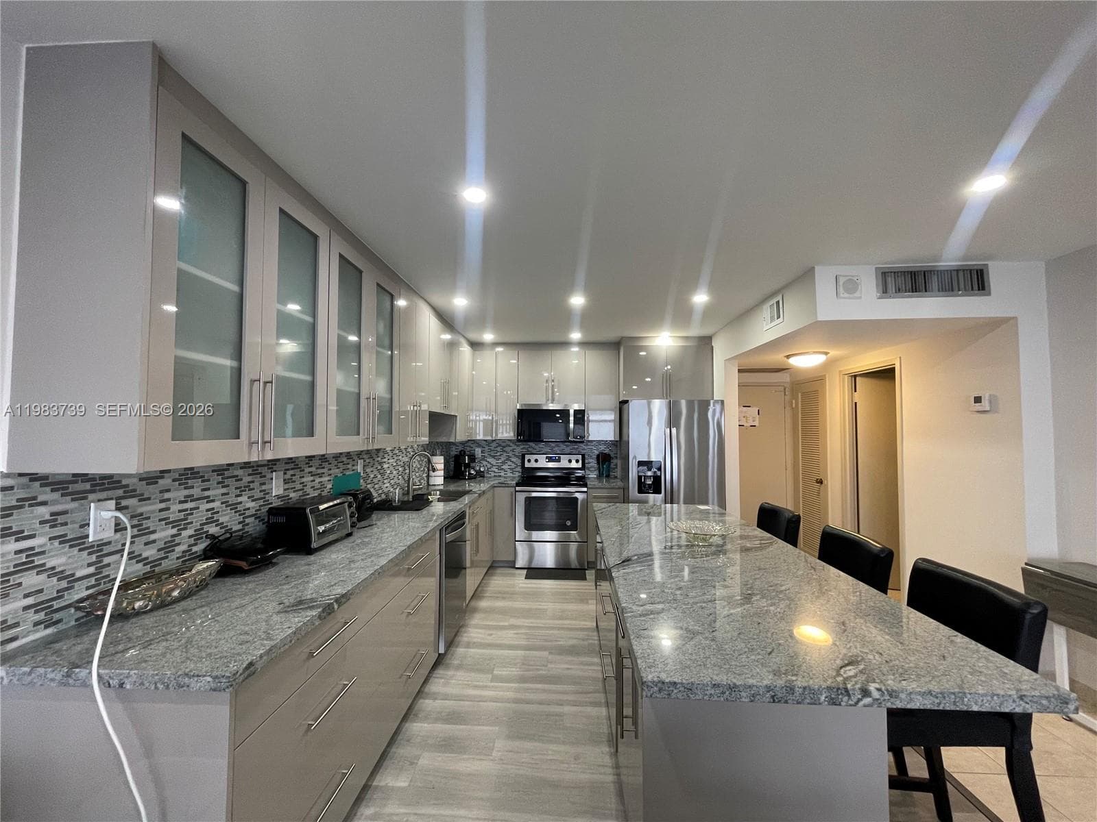 3725 S Ocean Dr 911 photo 6