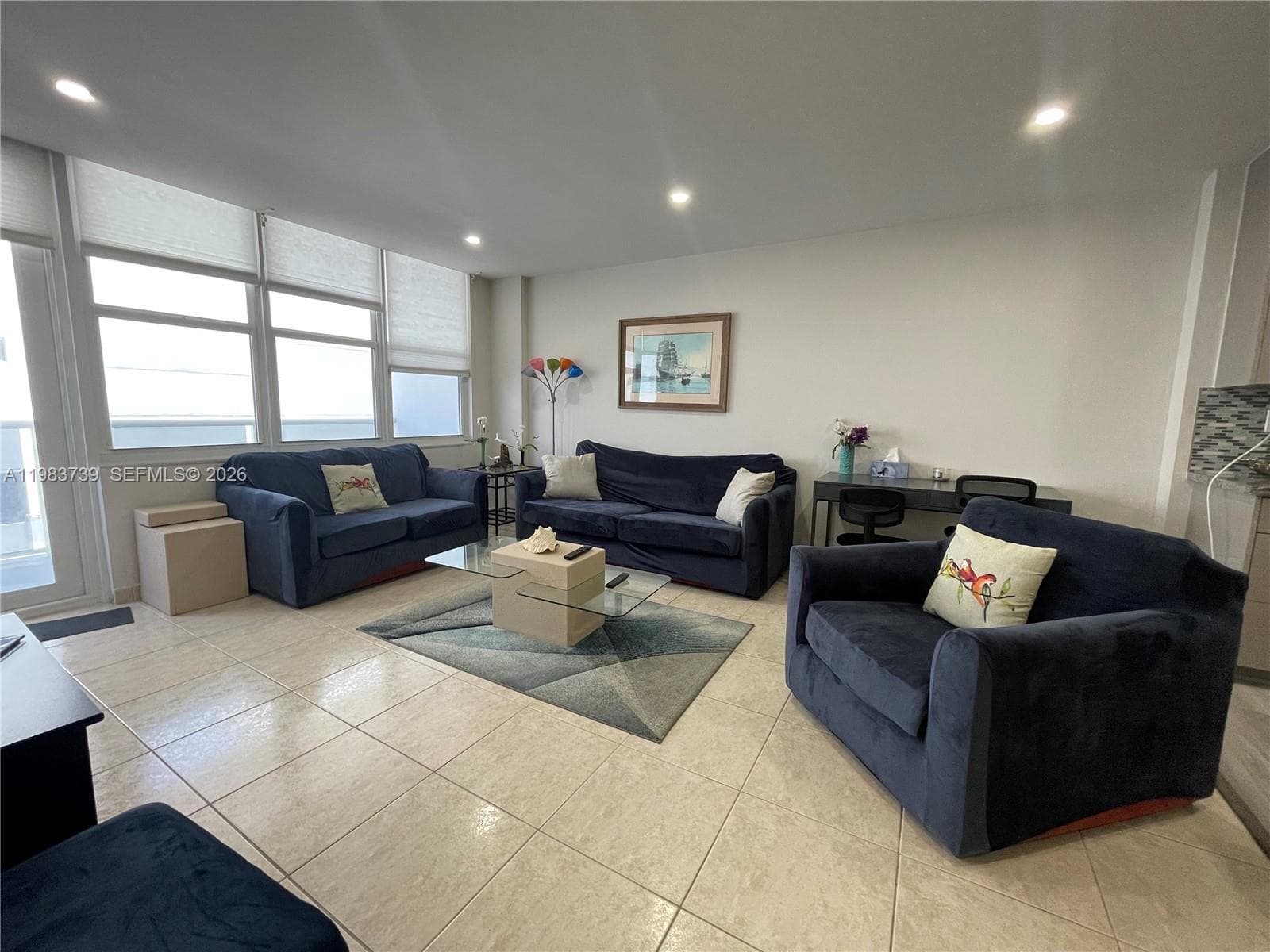 3725 S Ocean Dr 911 photo 1