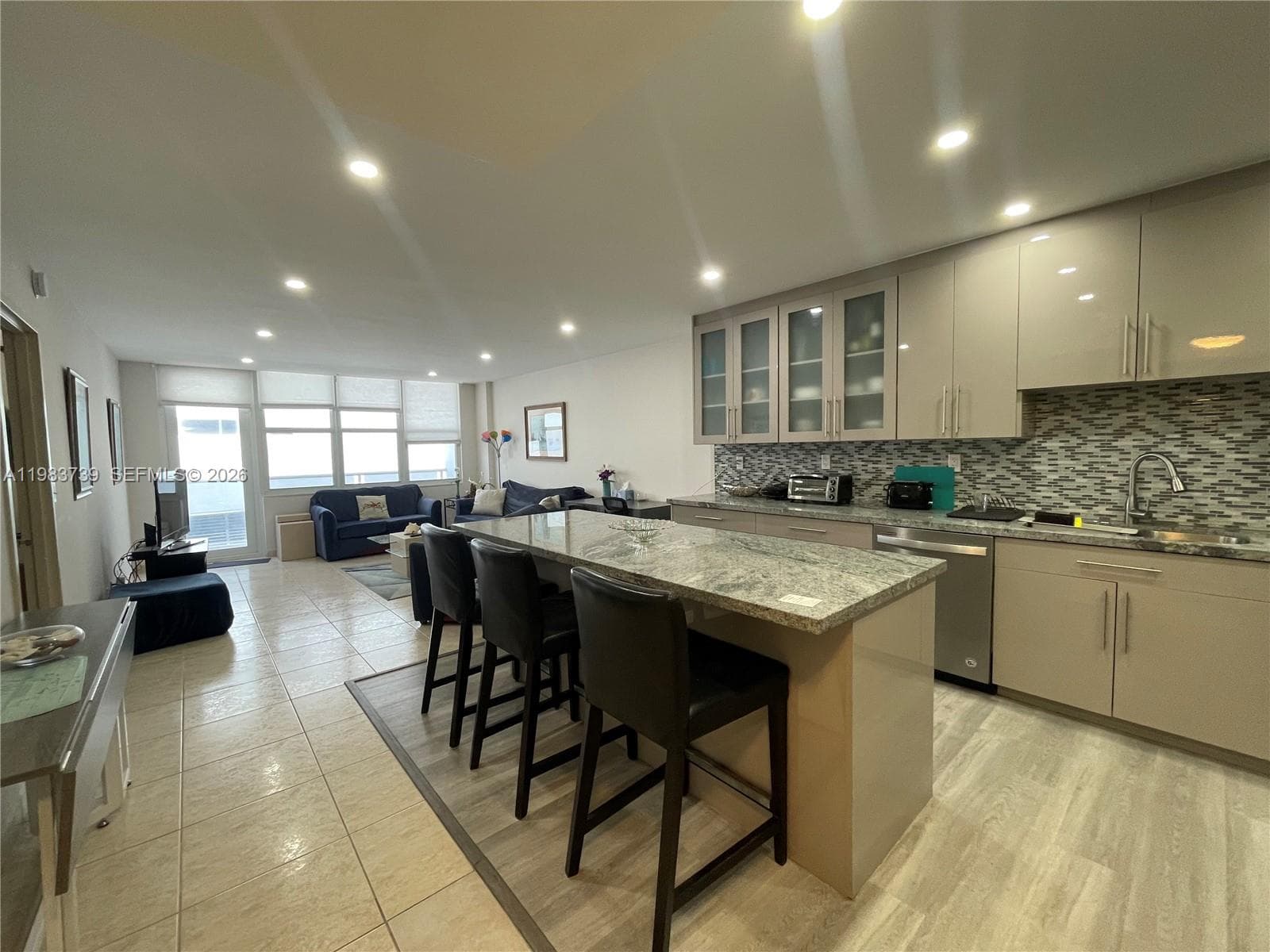 3725 S Ocean Dr 911 photo 5