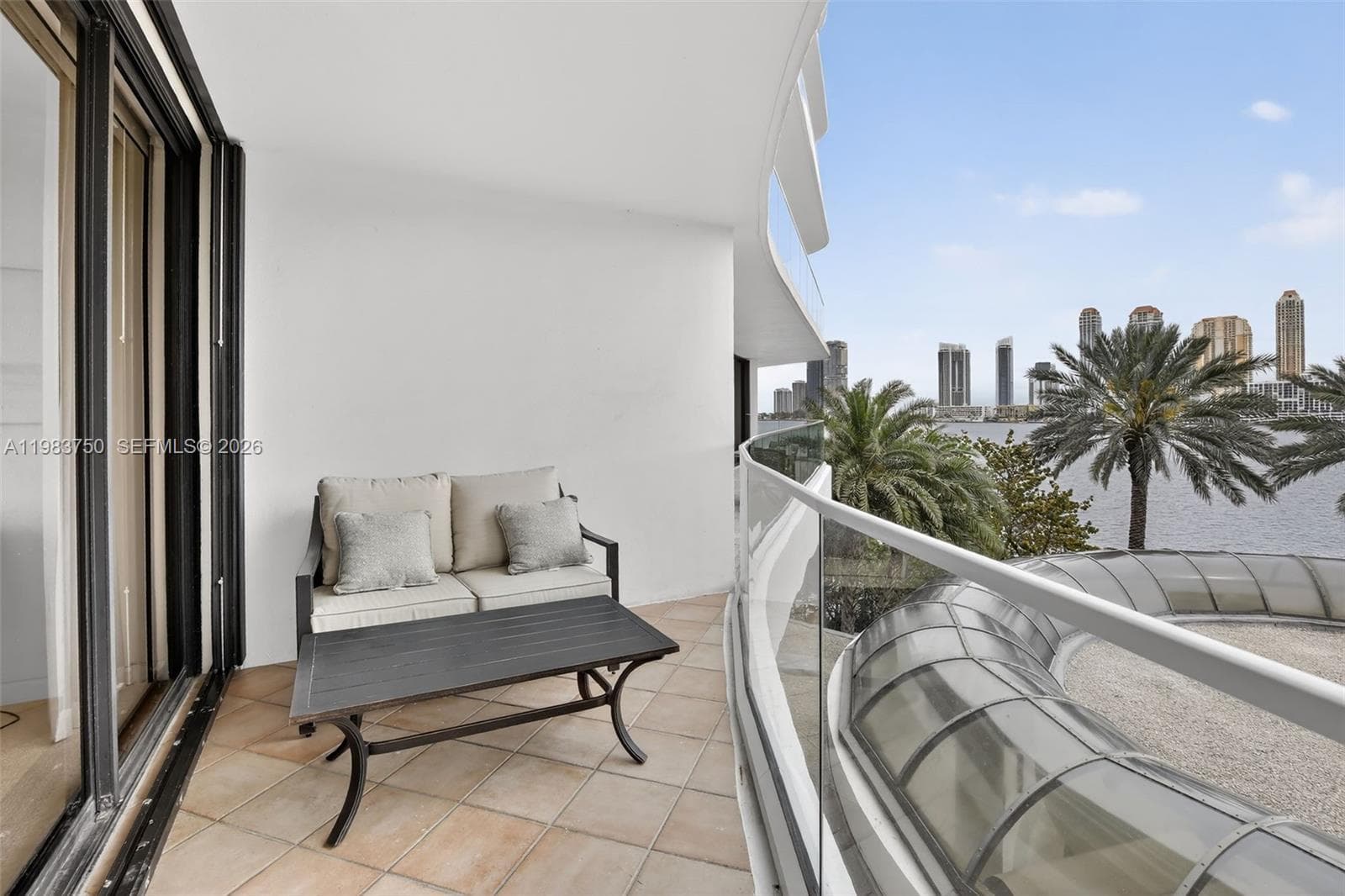 2800 Island Blvd 301 photo 17