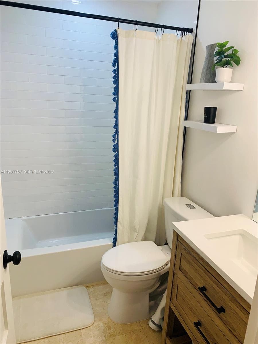 6815 Edgewater Dr 105 photo 7