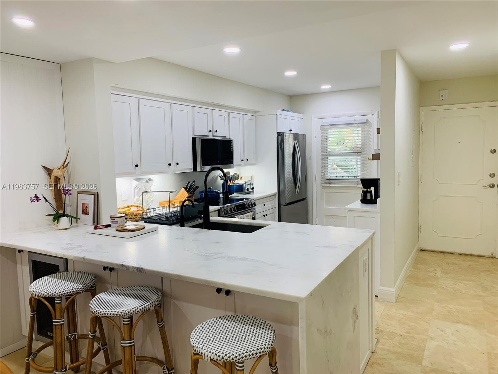 6815 Edgewater Dr 105 photo 4