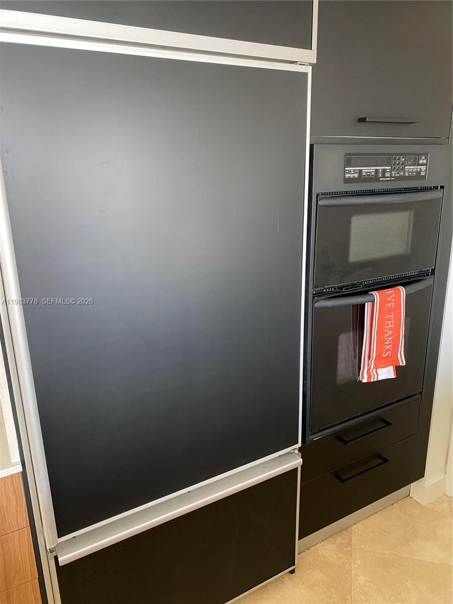 1830 Ocean Dr 3507 photo 7