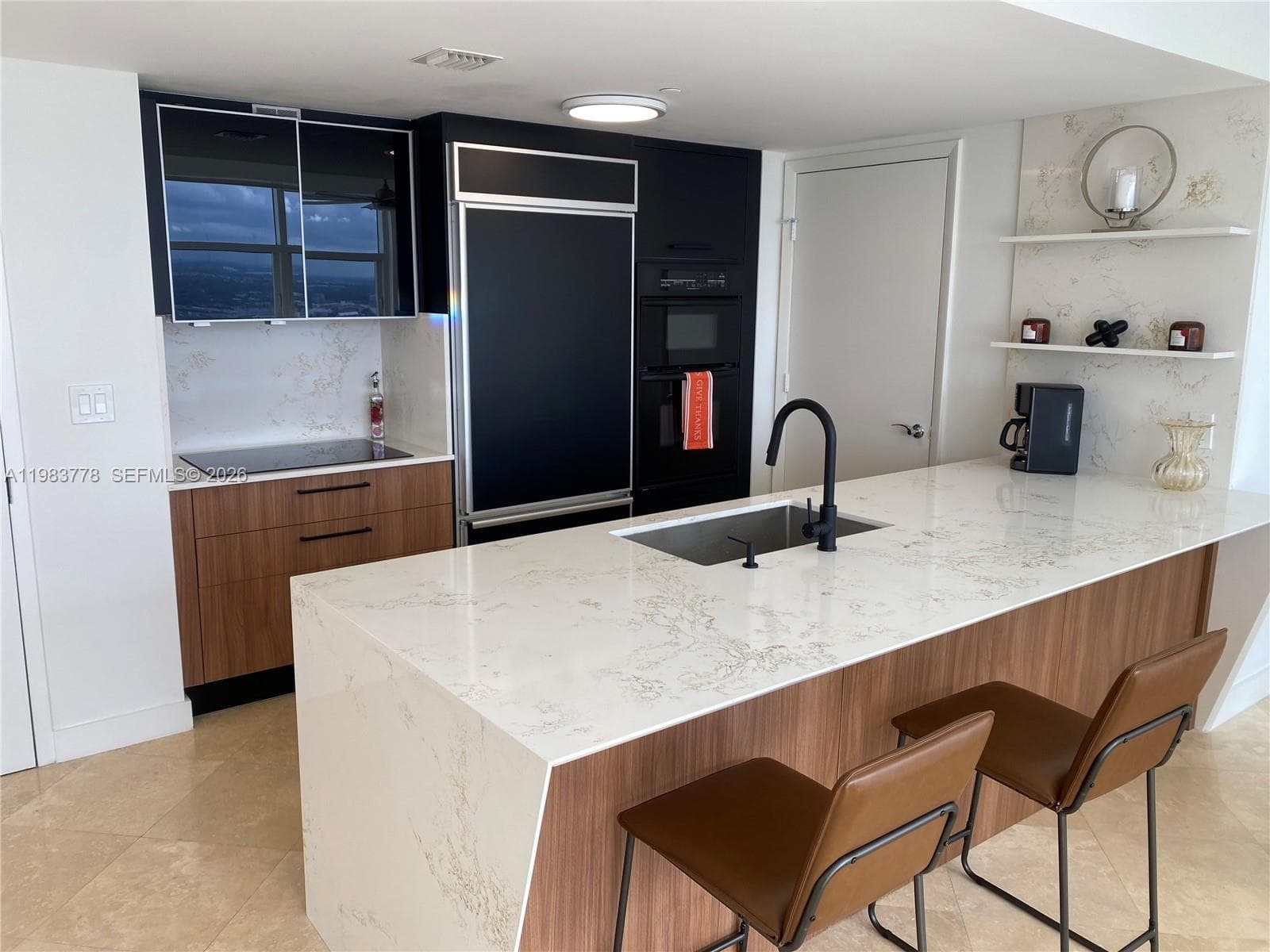 1830 Ocean Dr 3507 photo 9