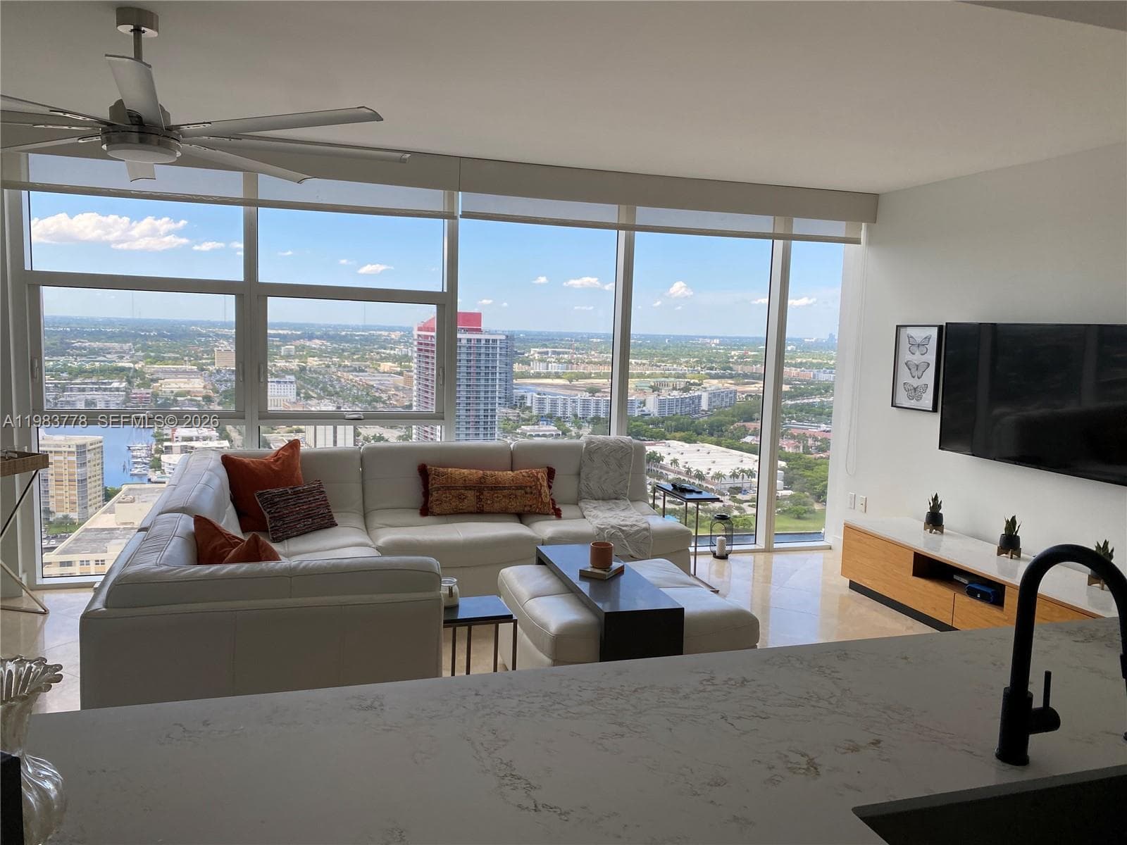 1830 Ocean Dr 3507 photo 15