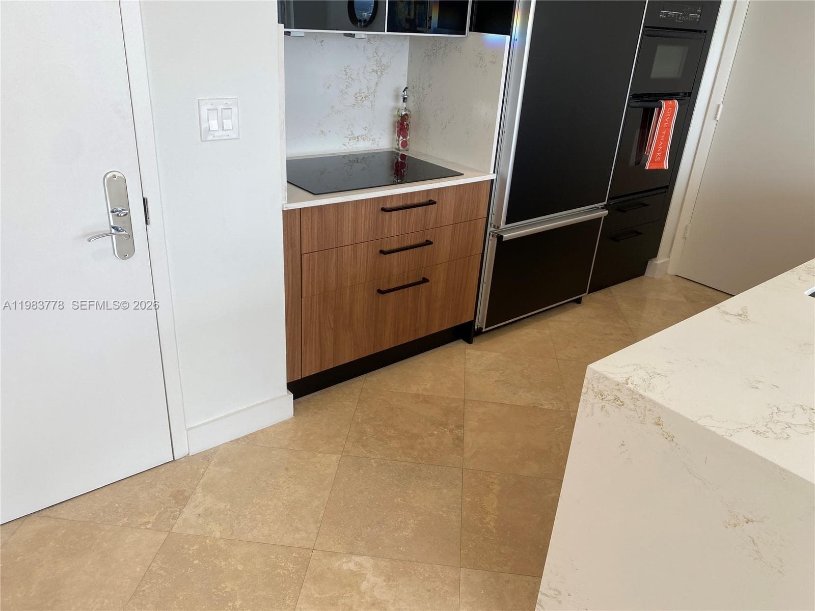 1830 Ocean Dr 3507 photo 8