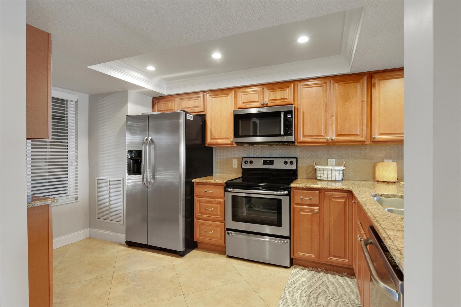4440 NE Sandpebble Trace 104 photo 5
