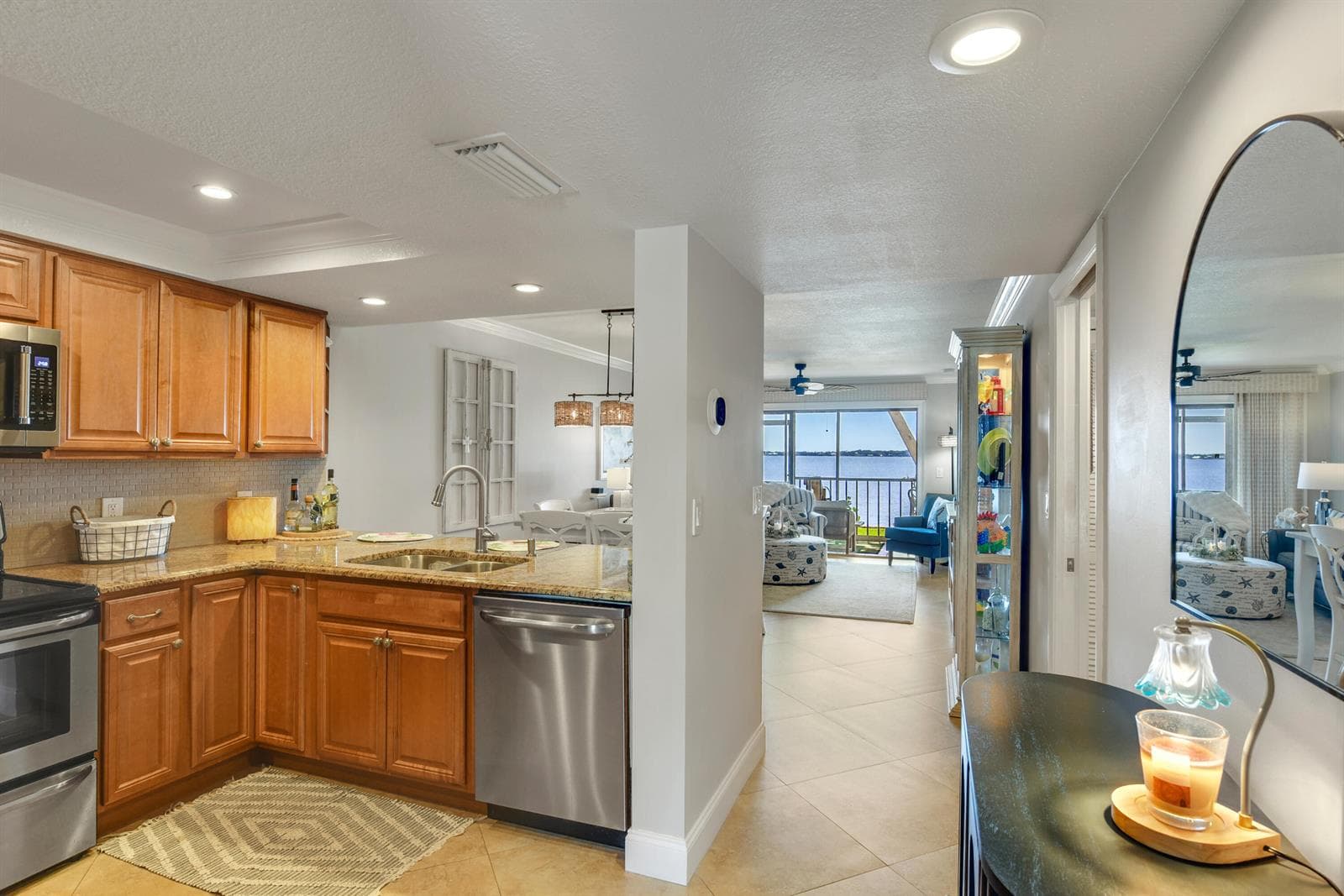 4440 NE Sandpebble Trace 104 photo 4