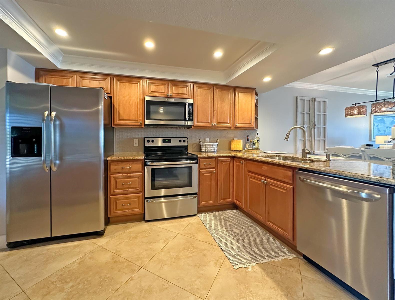4440 NE Sandpebble Trace 104 photo 8