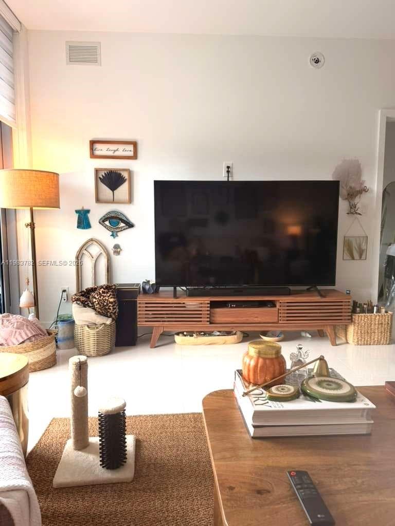 16385 BISCAYNE BLVD 303 photo 6
