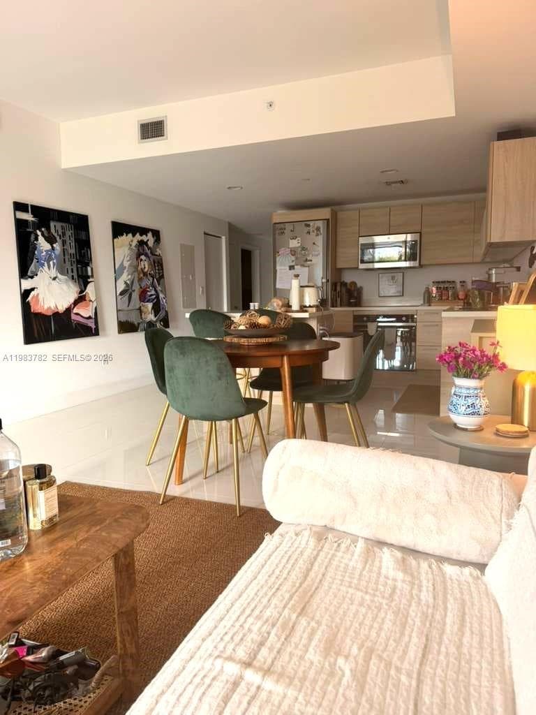 16385 BISCAYNE BLVD 303 photo 5
