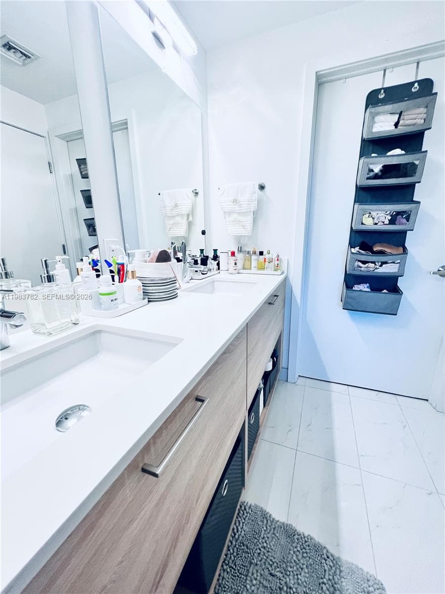 16385 BISCAYNE BLVD 303 photo 14