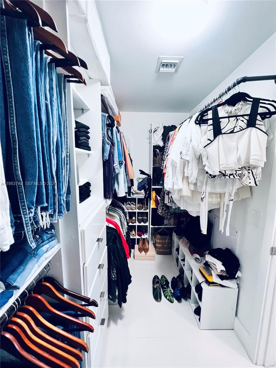 16385 BISCAYNE BLVD 303 photo 18