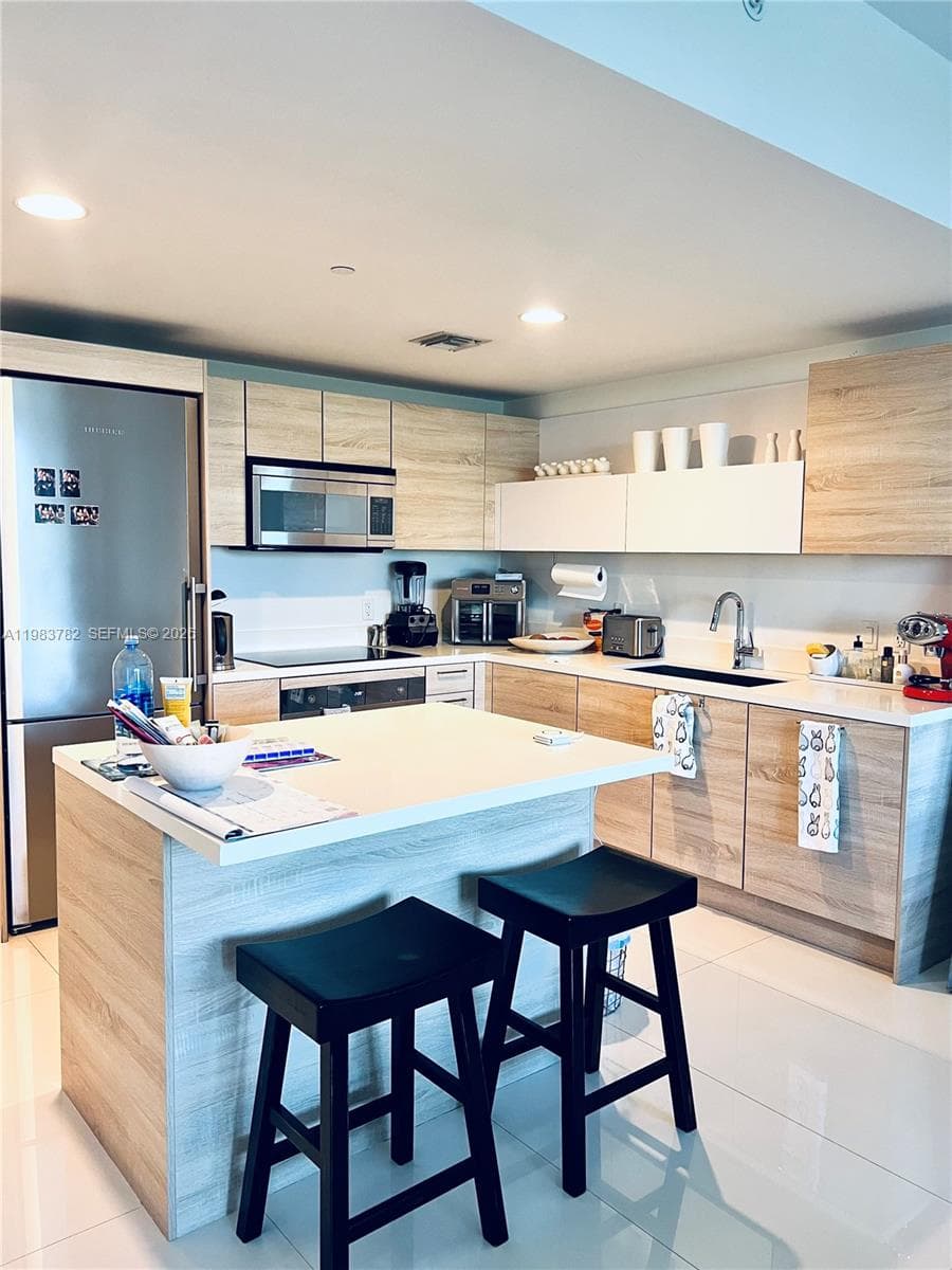 16385 BISCAYNE BLVD 303 photo 8