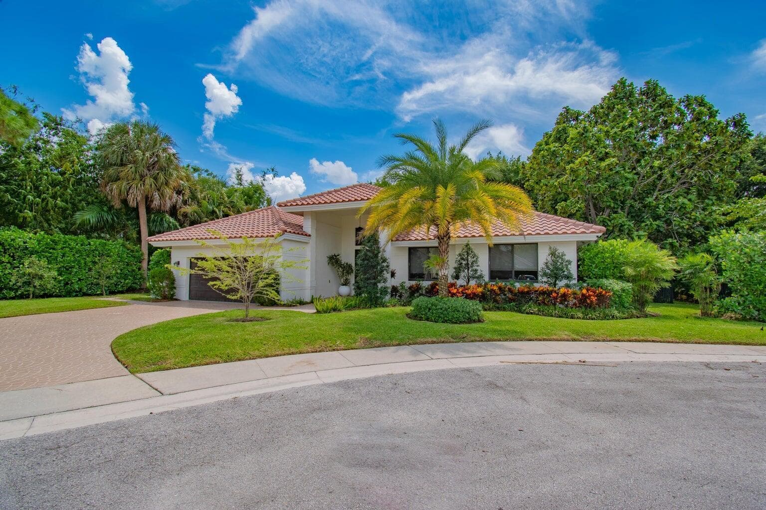 2302 NW 66th Drive photo 2