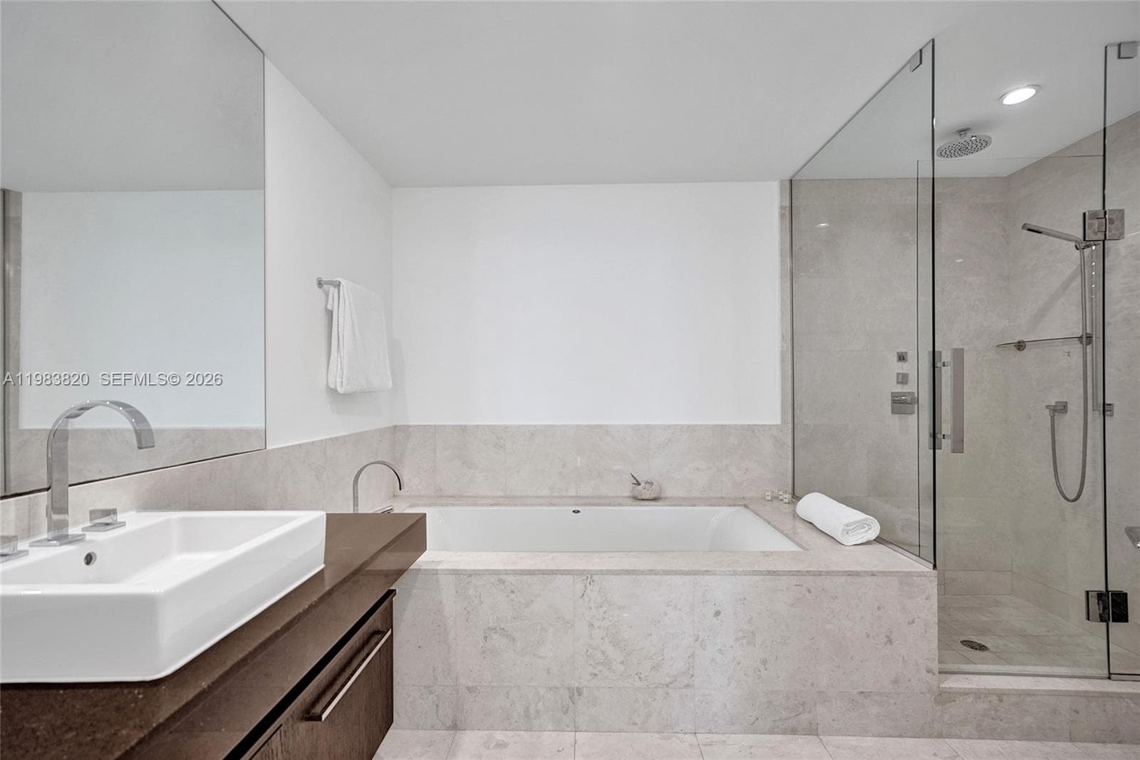 17121 Collins Ave 2003 photo 15