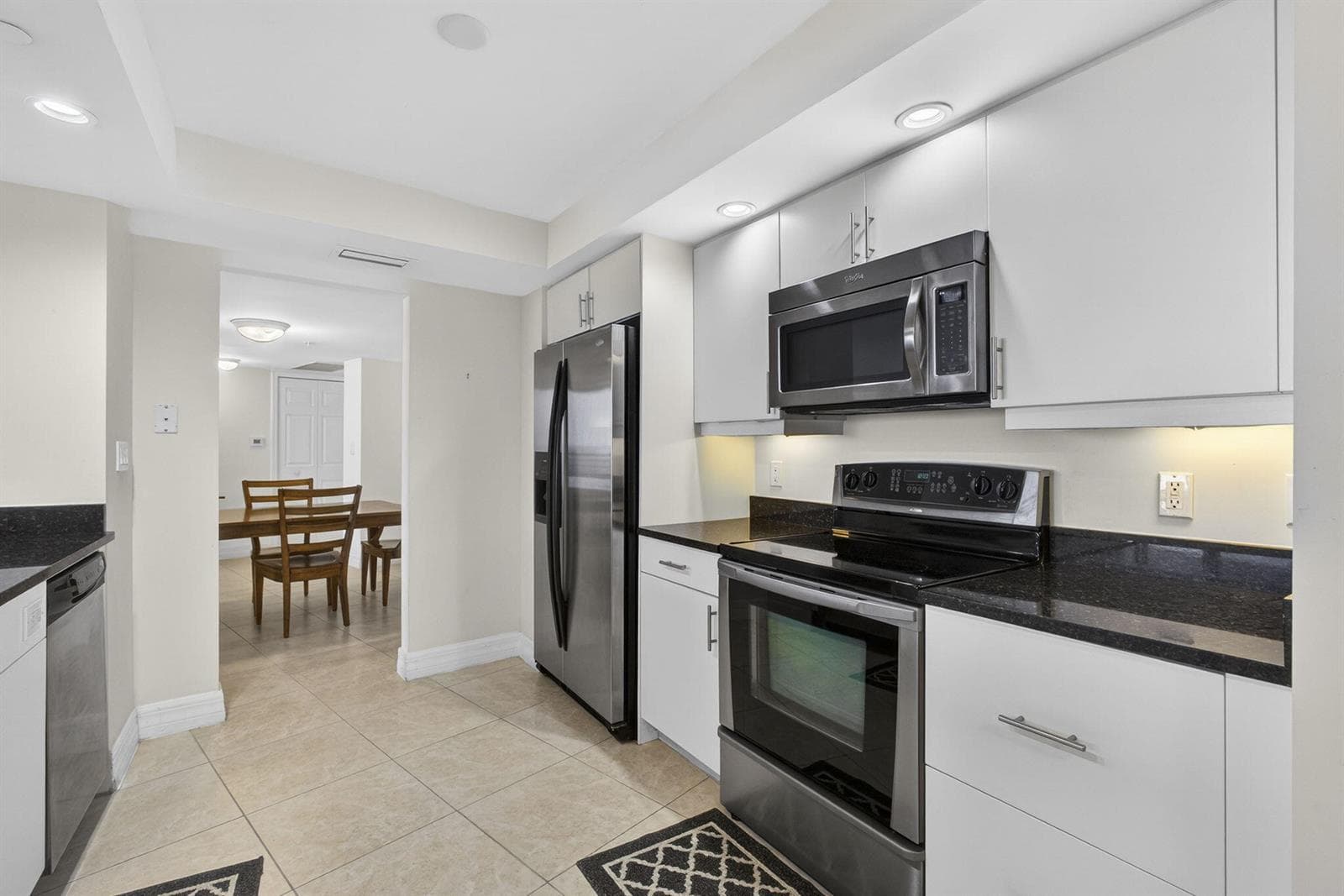 3000 N Ocean Drive photo 20