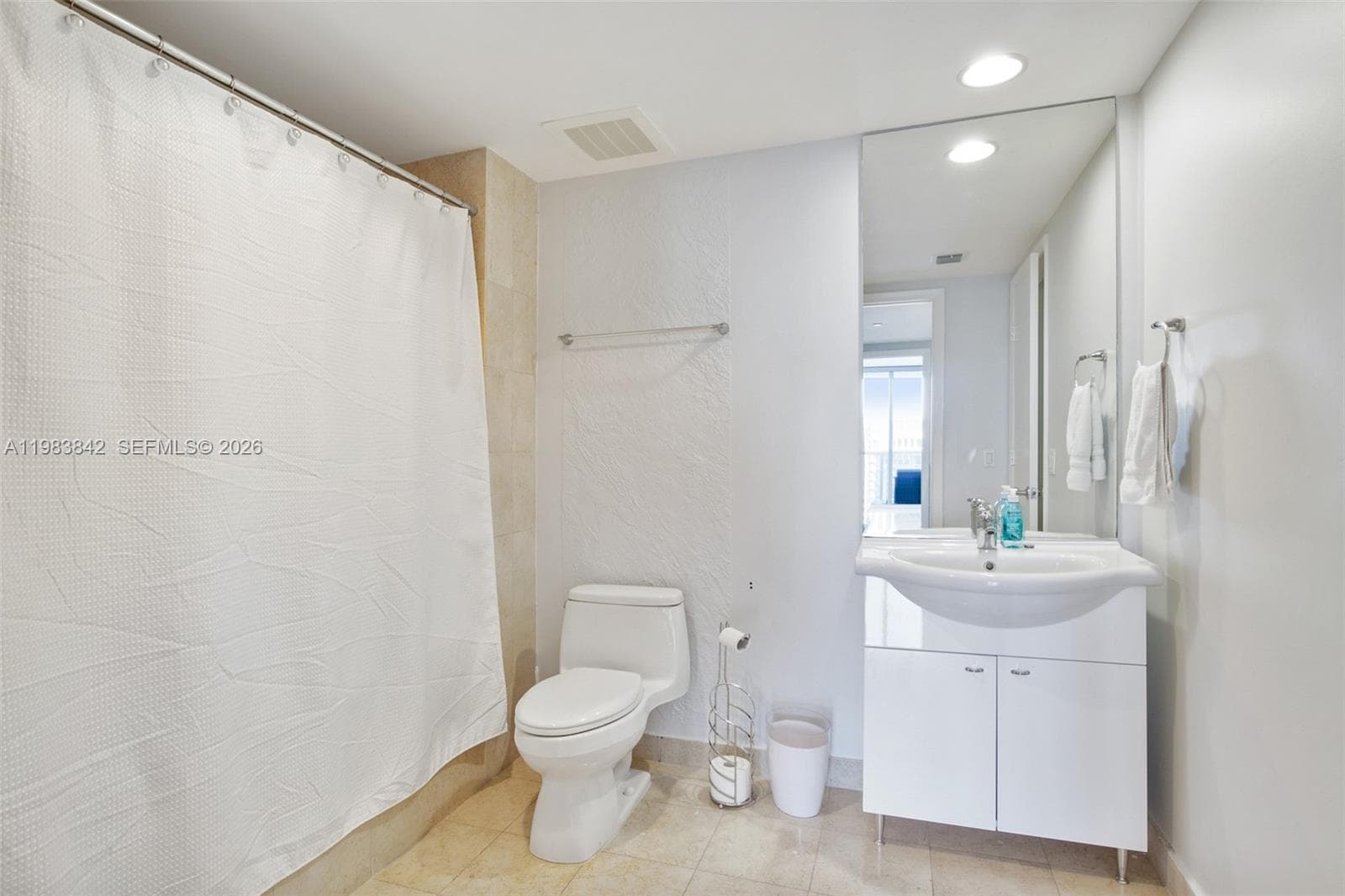 1800 S Ocean Dr 909 photo 14