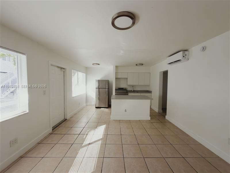 1999 Glades Dr 3 photo 2