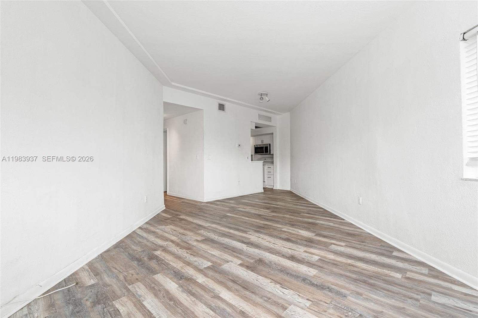 1185 Marseille Dr 202 photo 7