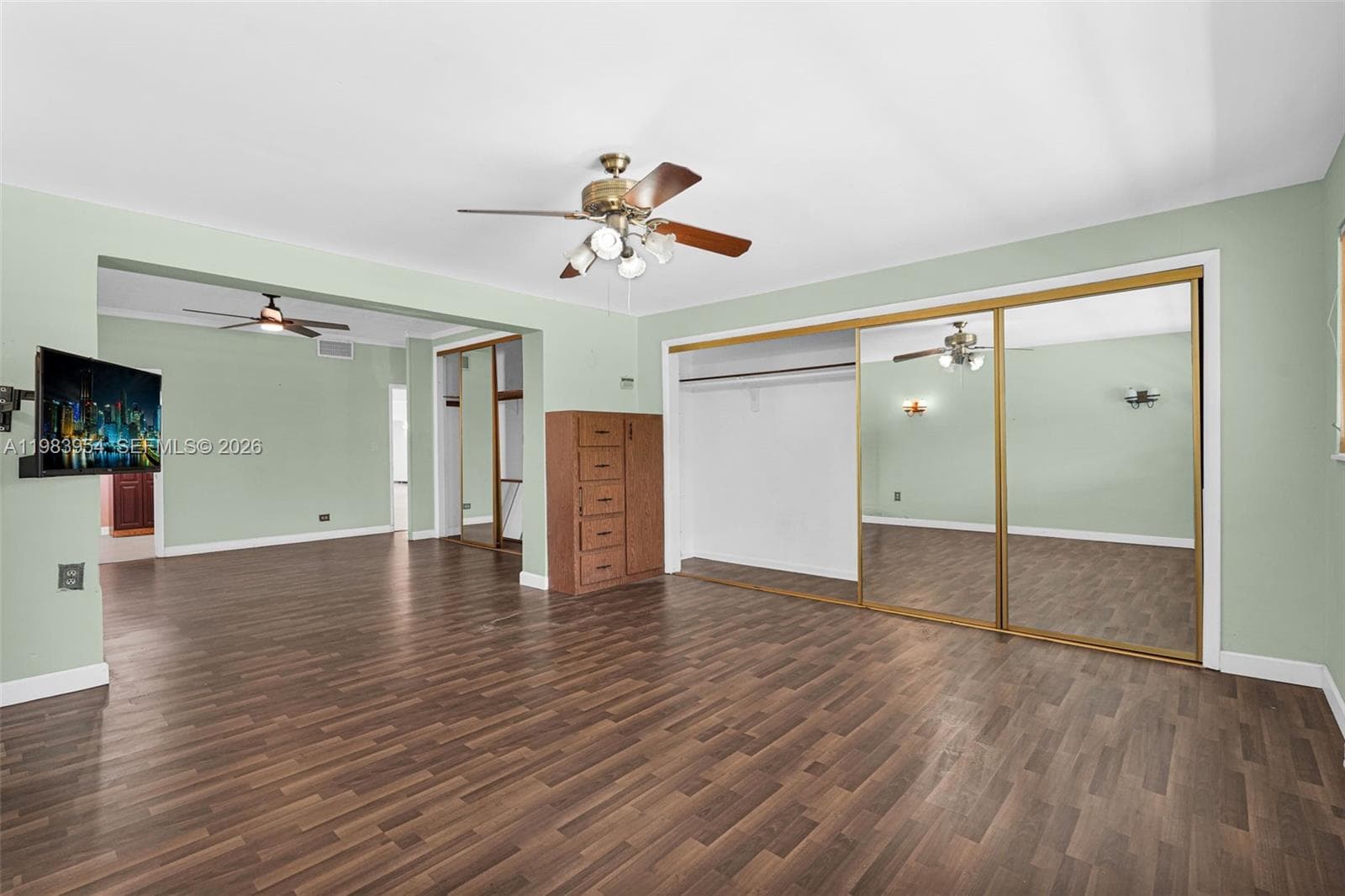 4560 Prairie Ave photo 6