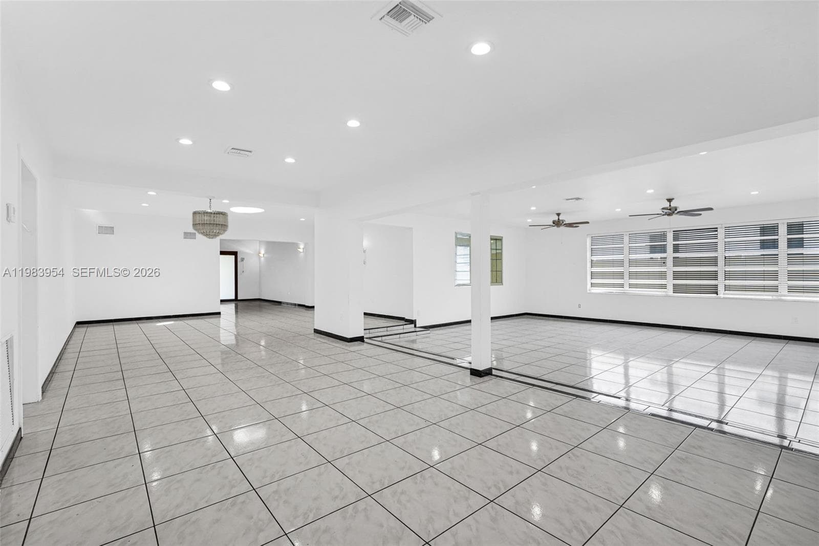 4560 Prairie Ave photo 8
