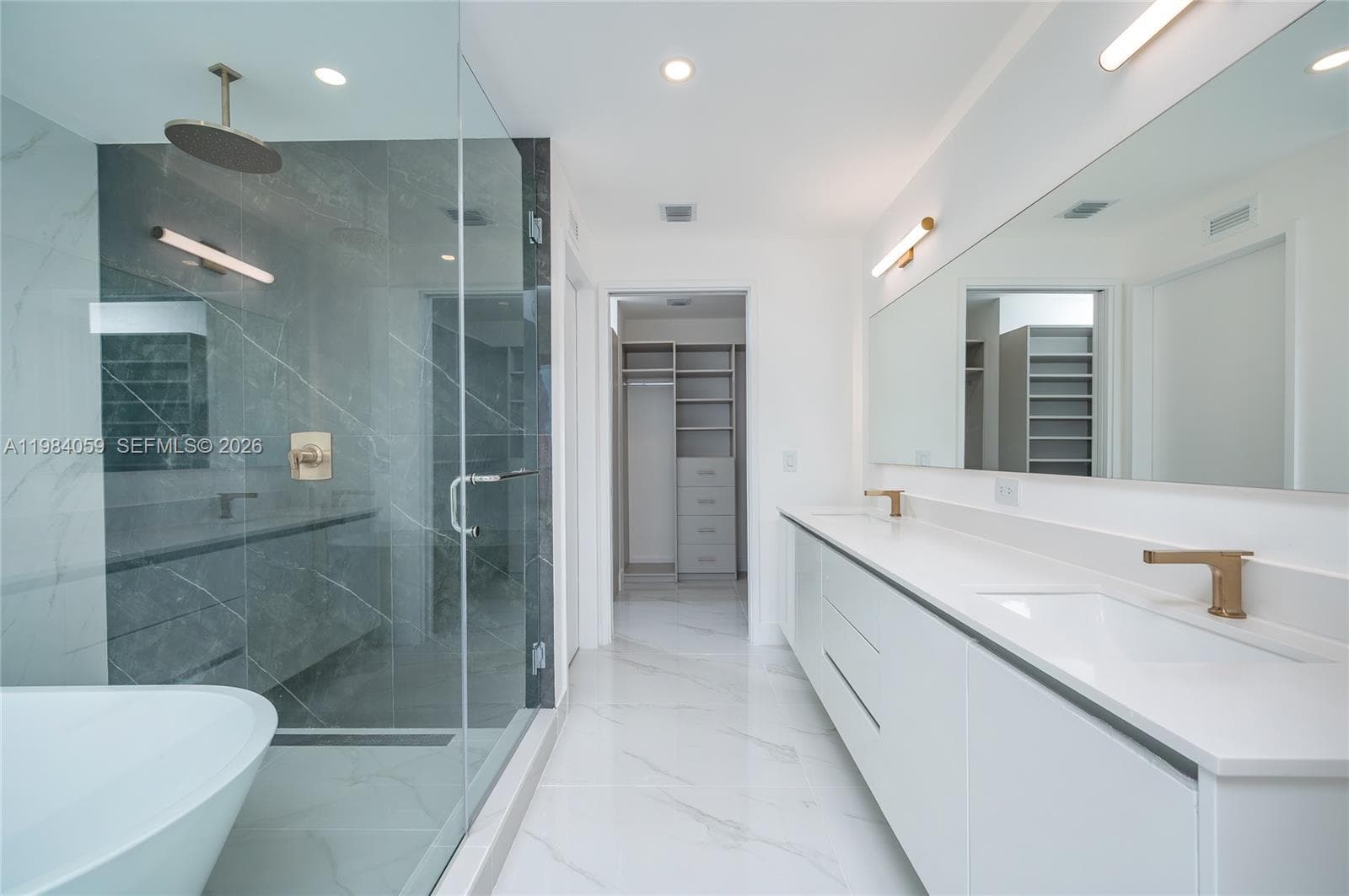 700 24th St 3504 photo 22