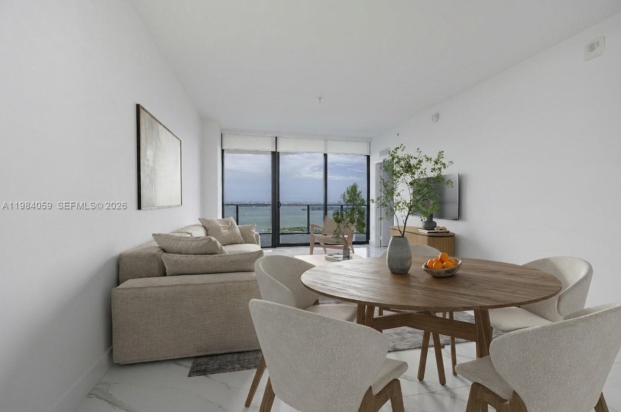 700 24th St 3504 photo 9