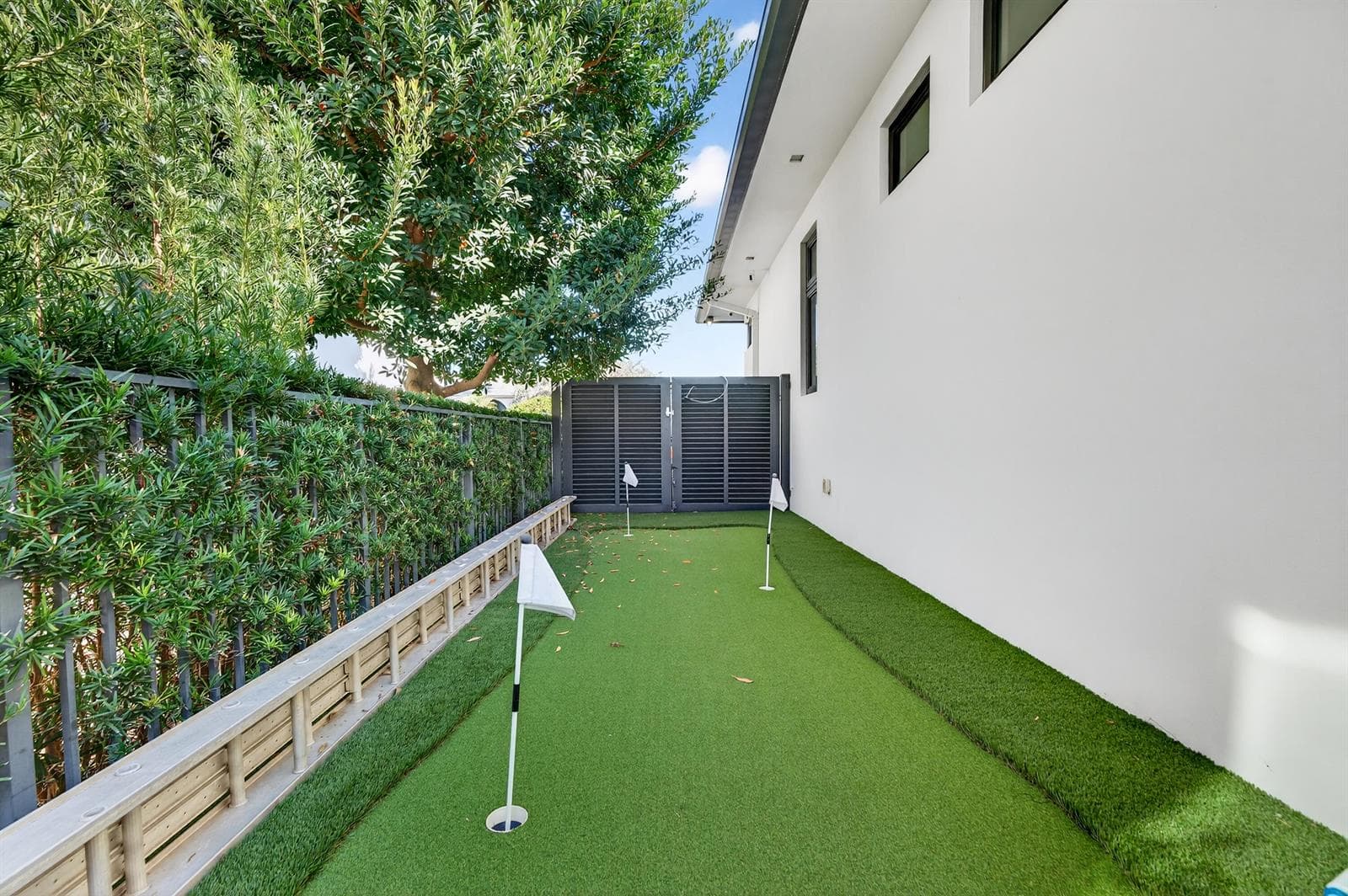 520 Golden Harbour Drive photo 23