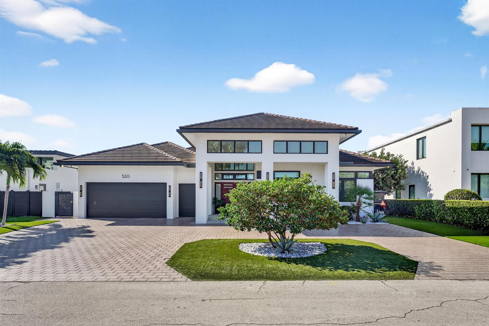 520 Golden Harbour Drive photo 2