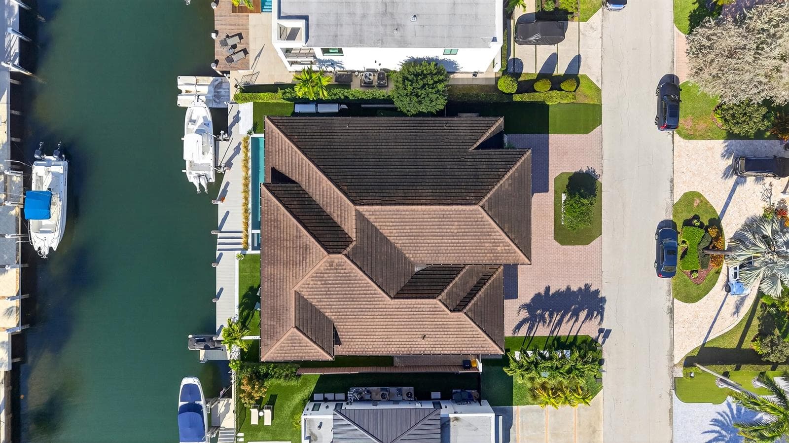 520 Golden Harbour Drive photo 6