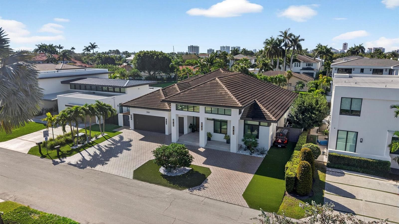 520 Golden Harbour Drive photo 3