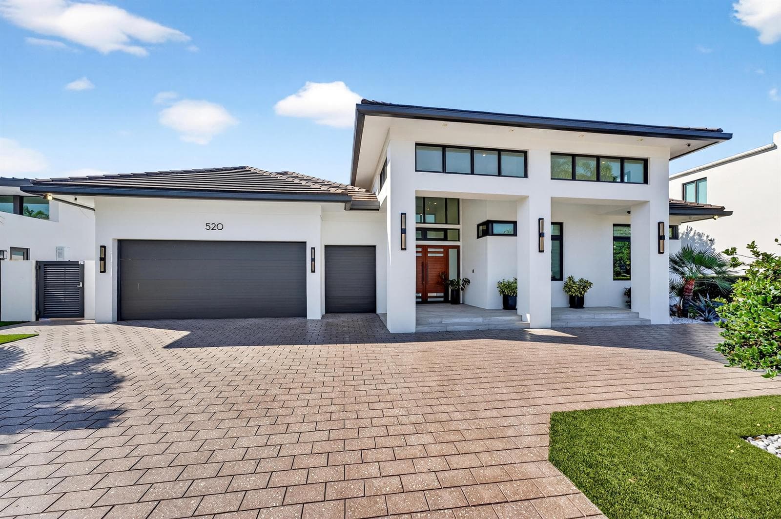 520 Golden Harbour Drive photo 10