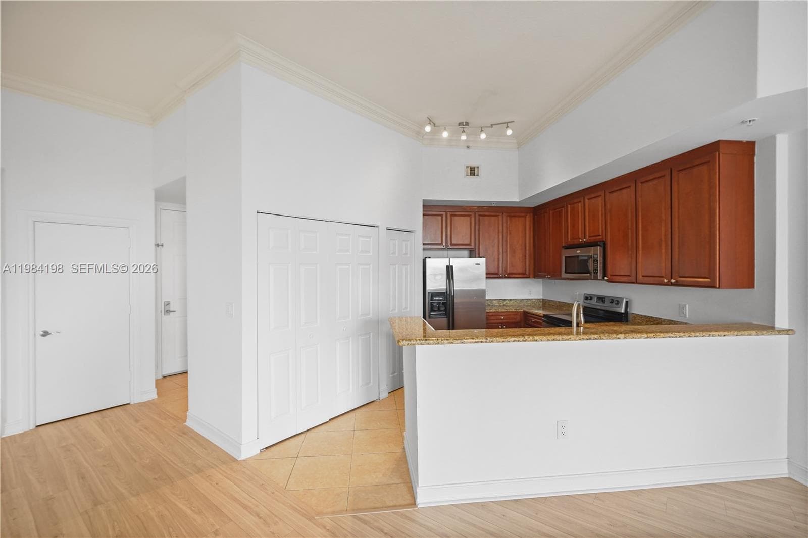 3001 NE 185th St 716 photo 7
