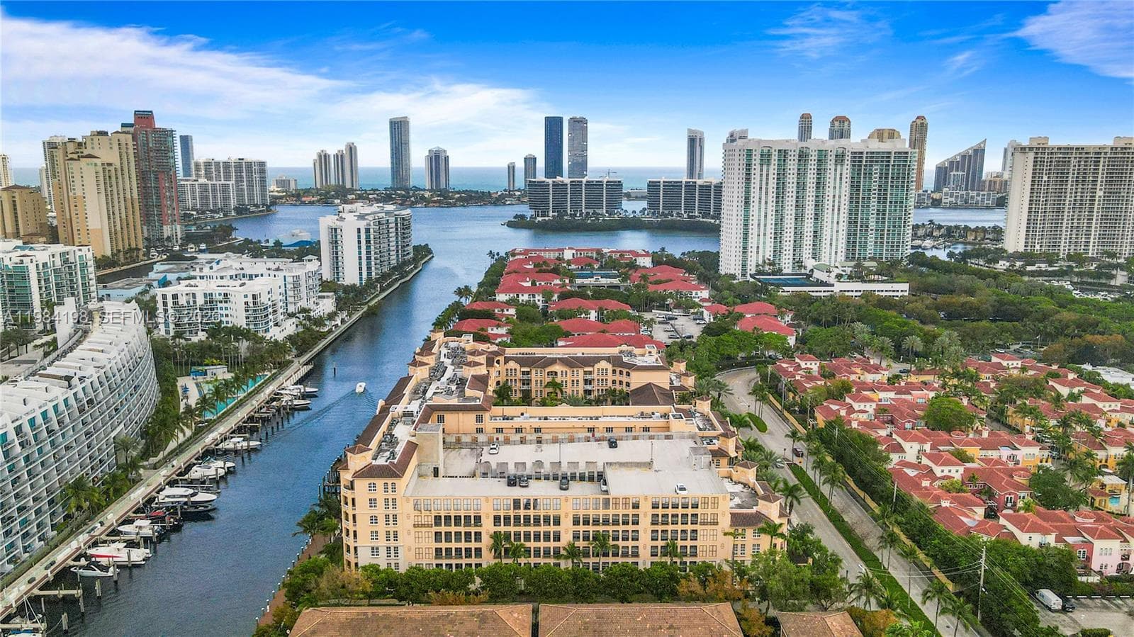 3001 185th St 716 photo 3