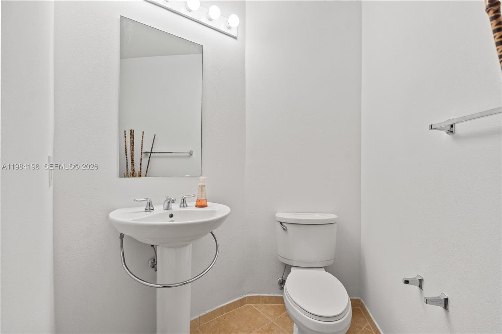 3001 NE 185th St 716 photo 14