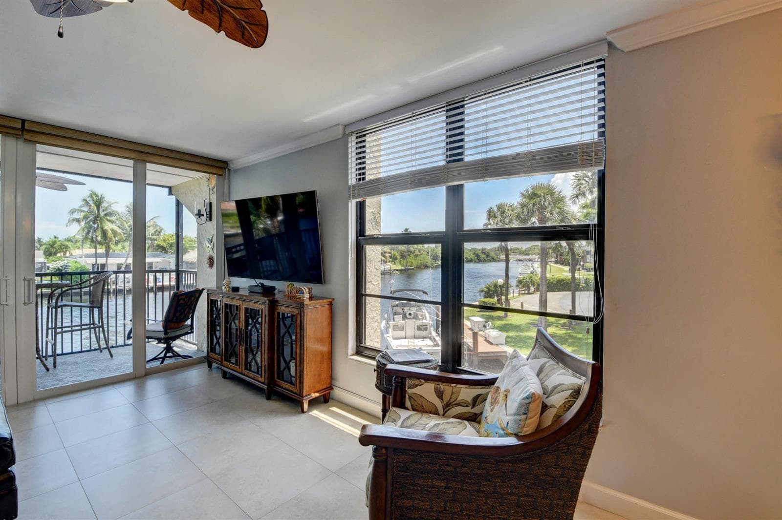 19 Royal Palm Way 205 photo 14