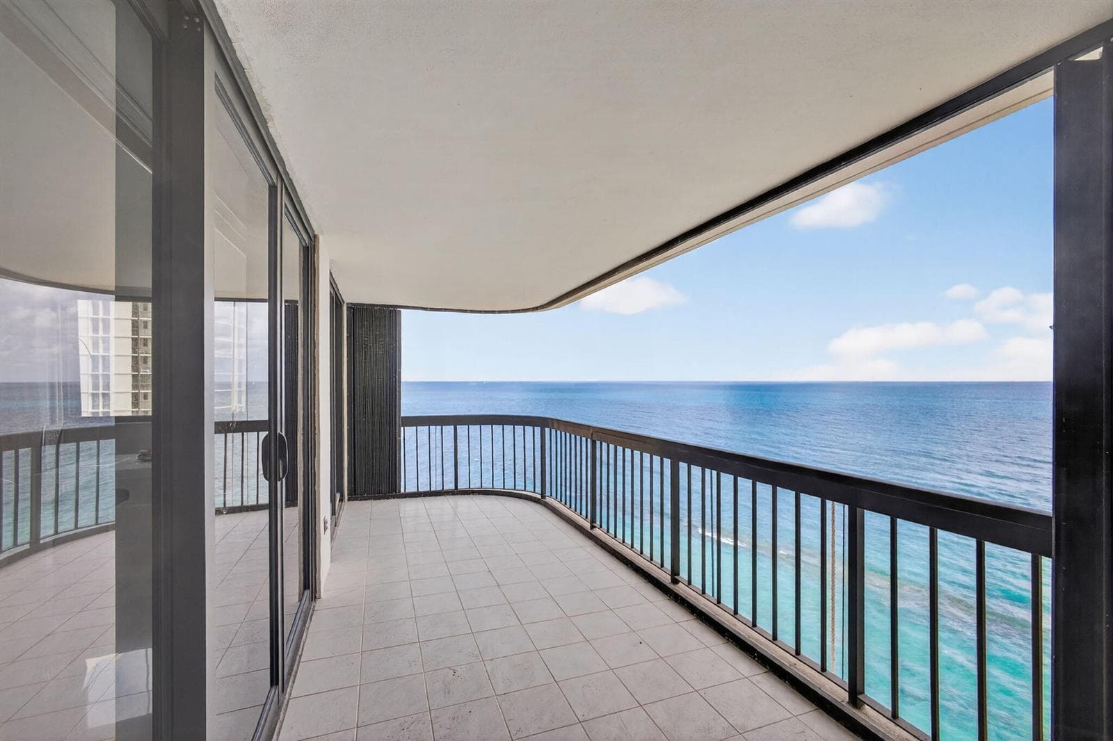 5380 N Ocean Drive 12e photo 2