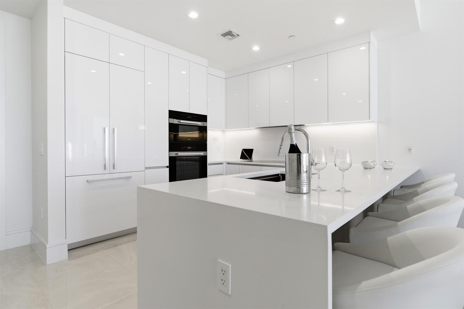 220 Lake Shore Drive 1205 photo 13